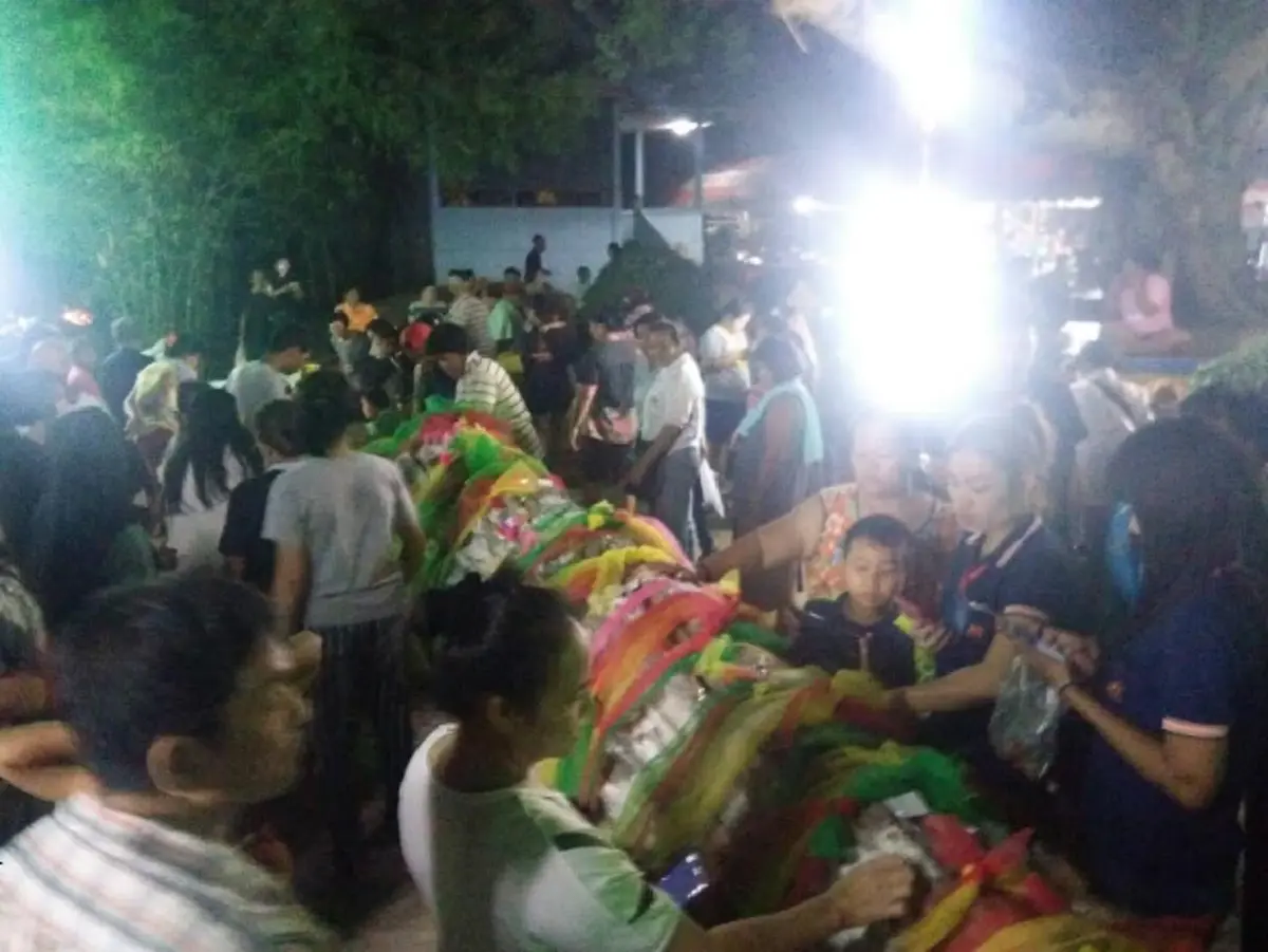 โค้งสุดท้ายแล้ว!! "เจ้าแม่พิกุลทอง" ต้นตะเคียนดังเมืองปราจีนฯให้เลขเด็ด 3 หลักเน้นๆ ชาวบ้านแห่ซื้อเกลี้ยงแผง หลังงวดก่อนถูกหวยทั้งตลาด!!