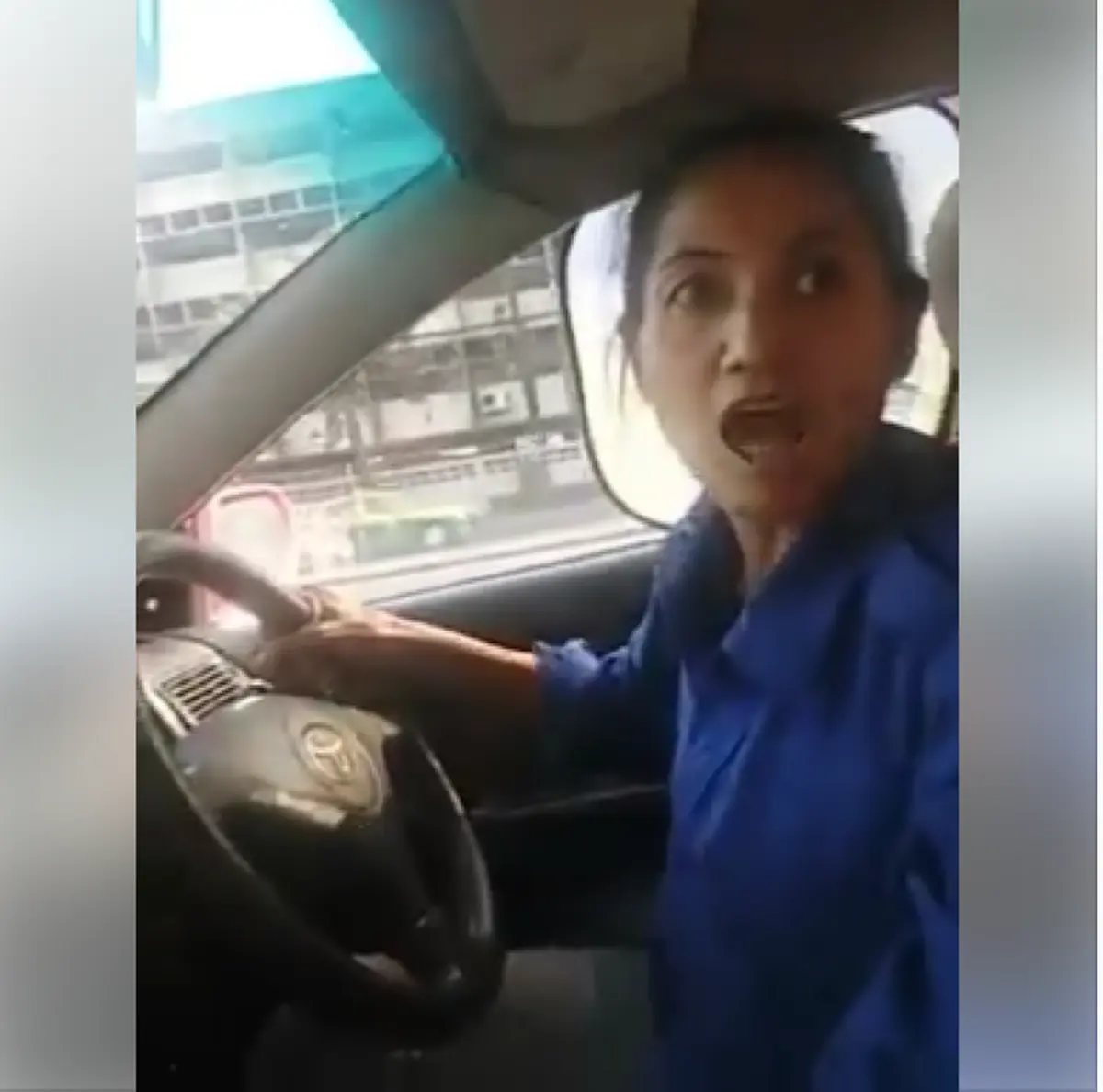 ตอกหน้าหงาย!! "อีเจี๊ยบ" โพสต์เดือด ด่า "แท็กซี่ กากๆ" แฝงตัวไปทั่ว แถมไล่กรมขนส่งฯไปจัดการ ไม่ใช่มัวบี้แต่  "อูเบอร์"