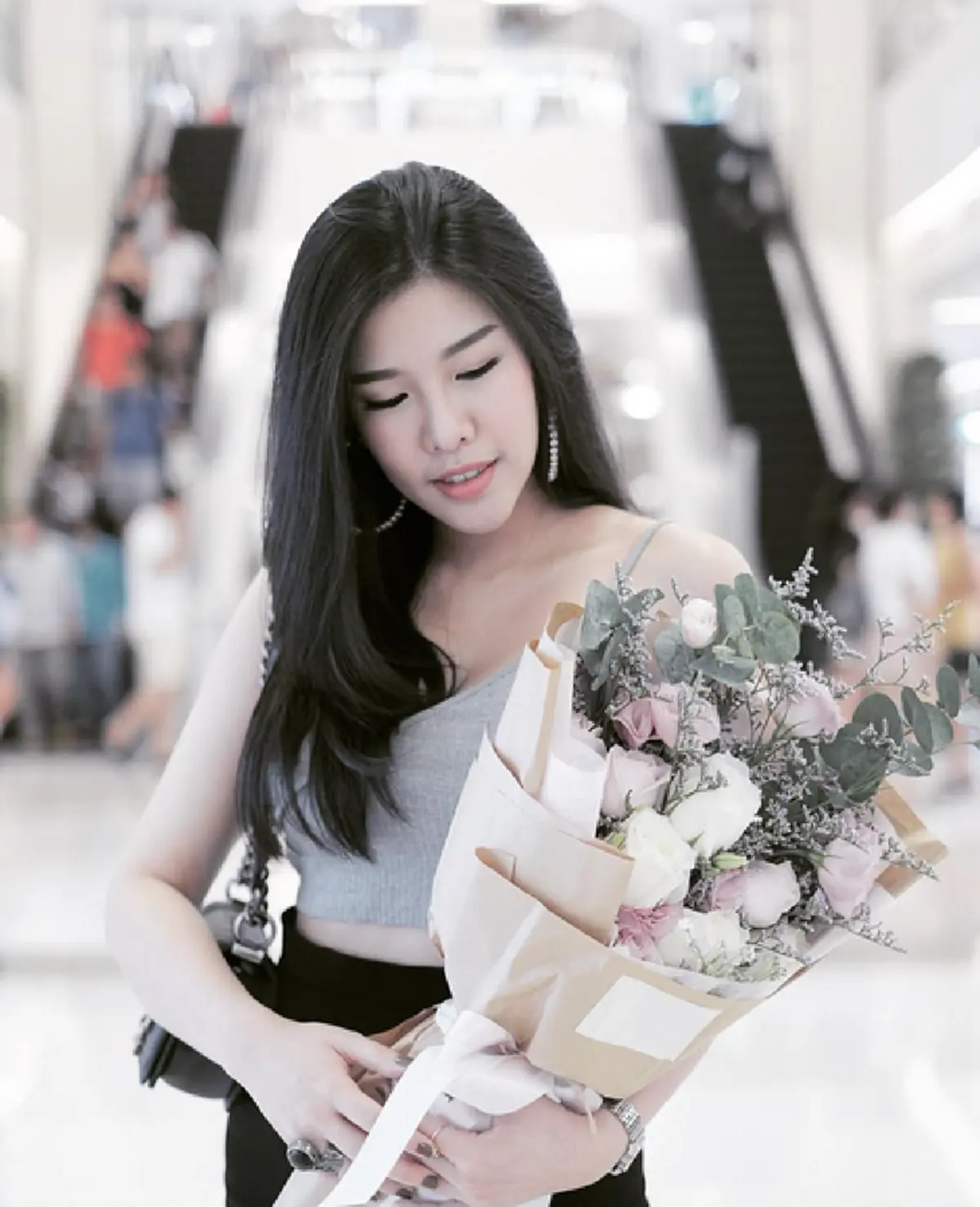 ขยี้ตาแตก !! " ฝ้าย แอมไฟน์ "  เปลี่ยนไปขนาดนี้!! หนุ่มๆต่างถาม เธอไปทำอะไรมา! อย่างกับคนละคน!!?