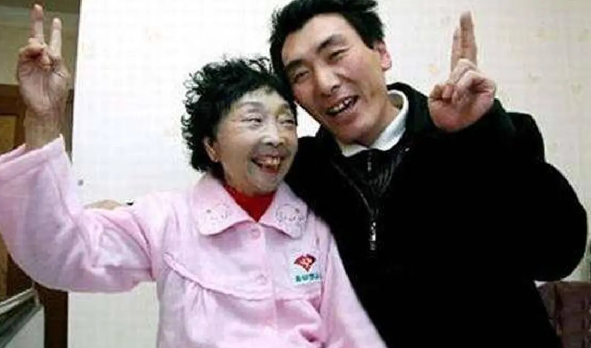 สวยขึ้นจน สาวรุ่นอิจฉา!! " คุณยายวัย 71 ปี " ศัลยกรรมเอาใจ " สามีวัย 41 ปี " หนุ่มๆเห็นแล้วต้องตาค้าง! เหมือนลดอายุลงไป 30 ปี !!?
