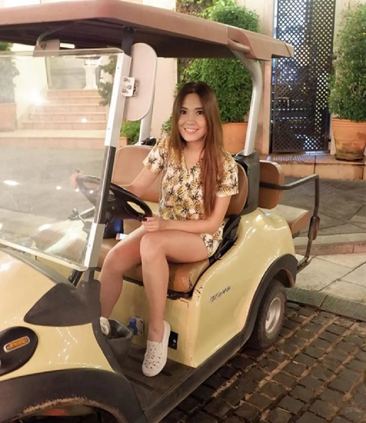 เซ็กซี่ขยี้ใจ !! ส่องภาพ " บอลลูน พินทุ์สุดา " สาวสวยผู้ถูกโยงเป็นมือที่สาม ทำรัก " สงกรานต์ - แอฟ " ร้าว!!?