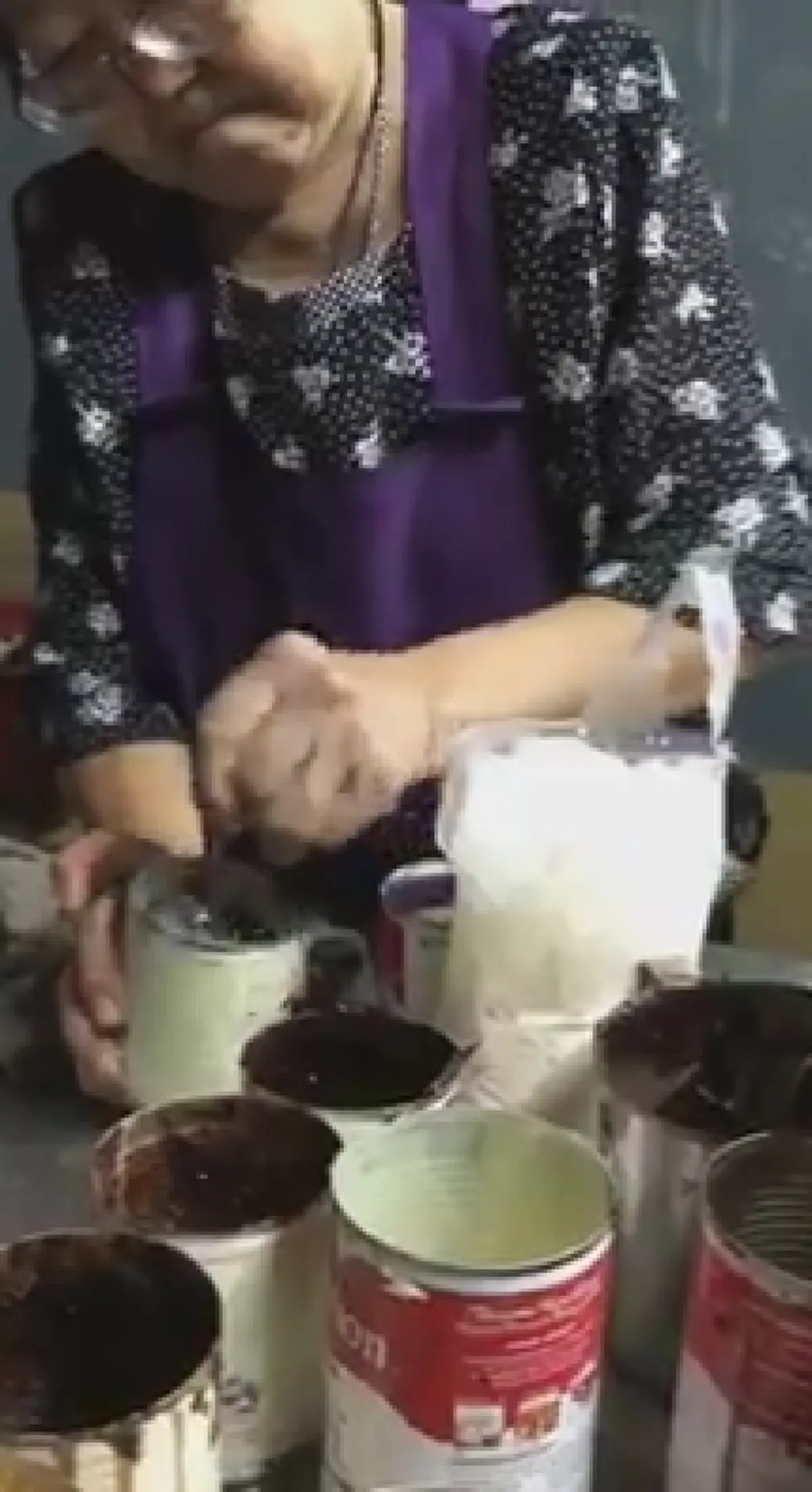 กินชาตินี้ หวานถึงชาติหน้า!! ชาวเน็ตแห่แชร์คลิป "โกโก้อาม่า ปากน้ำ" สูตรแปลก..ไม่ใช้น้ำร้อน ที่กินสามวันยังไม่หายหวาน !! (ชมคลิป)