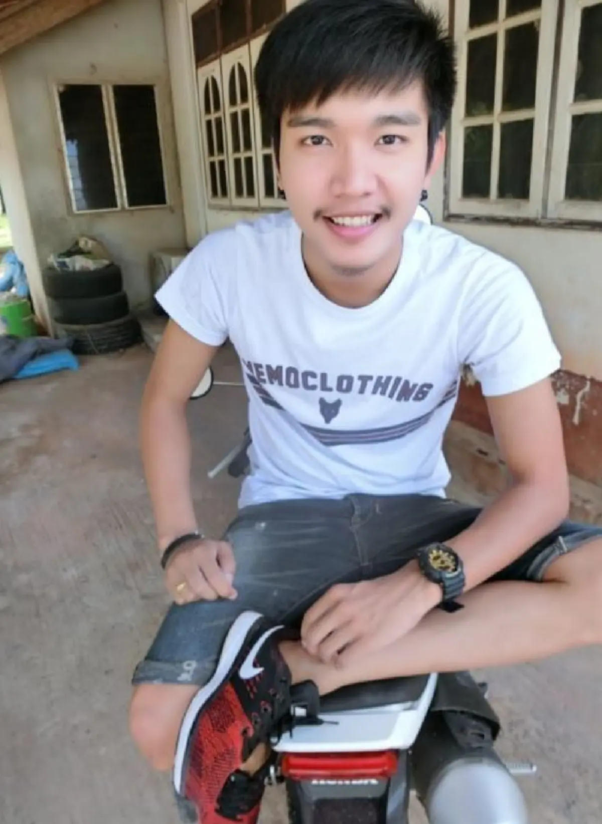 หล่อสะเทือนใจ !! เคยเห็นยัง แฟน " ลำไย ไหทองคำ " งานดีอย่าบอกใคร แถมเป็นนักร้องเหมือนกันอีก! มิน่าถึงเก็บเงียบ !!?