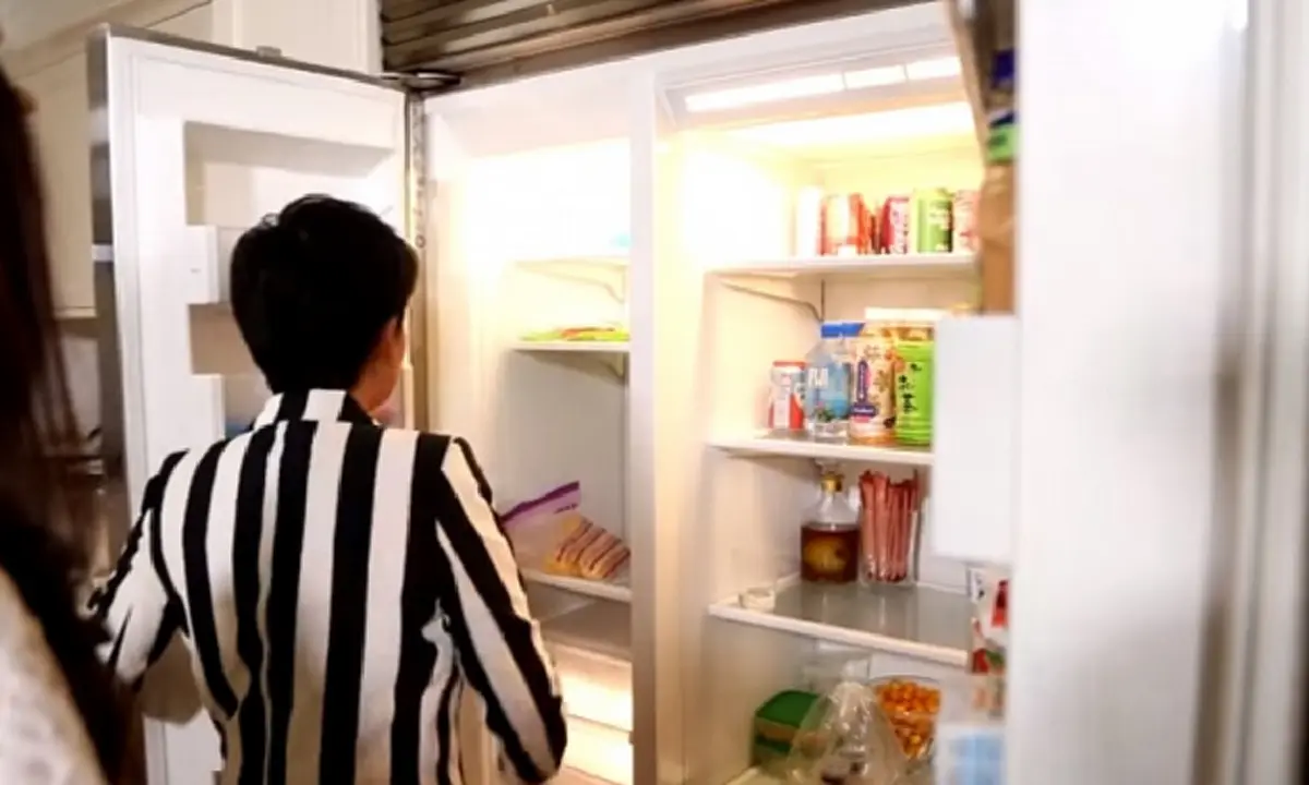 แทบไม่เชื่อหู !! เปิดบ้าน " เอมมี่  มรกต " หรูหราดั่งคฤหาสน์อังกฤษ ! เผย " ตู้เย็นตู้ละล้าน " จัดดอกไม้ทั้งบ้าน รวยไม่จริงทำไม่ได้ !!?