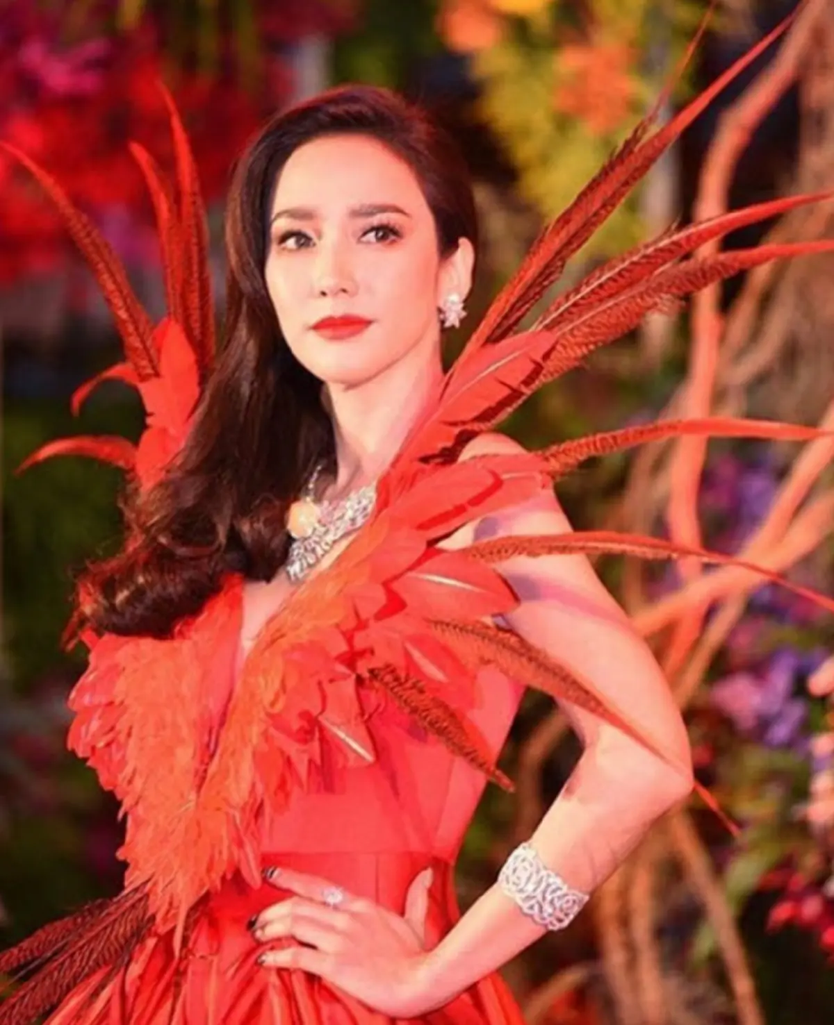 สวยวัวตาย ควายล้ม !! ส่อง 10 ชุด ปัง " ซุปตาร์อั้ม พัชราภา " ใส่! บอกเลยไม่มั่นจริง อาจมีดับ !!?