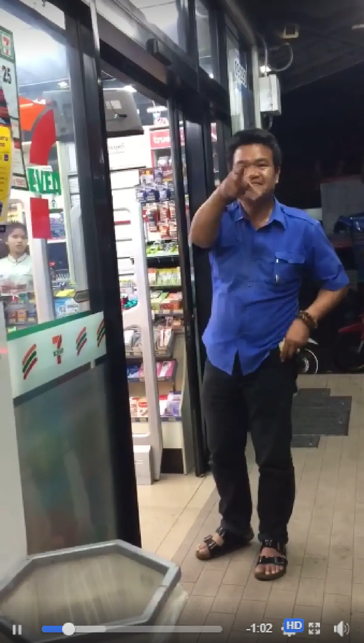 ขี้เกียจไป! จบมั้ย แท็กซี่สุดกร่าง ไล่ลูกค้าลงกลางทาง ซ้ำยังปรี่เข้ามาจะทำร้ายร่างกาย ไม่แปลกใจทำไมคนไม่เรียกใช้บริการ