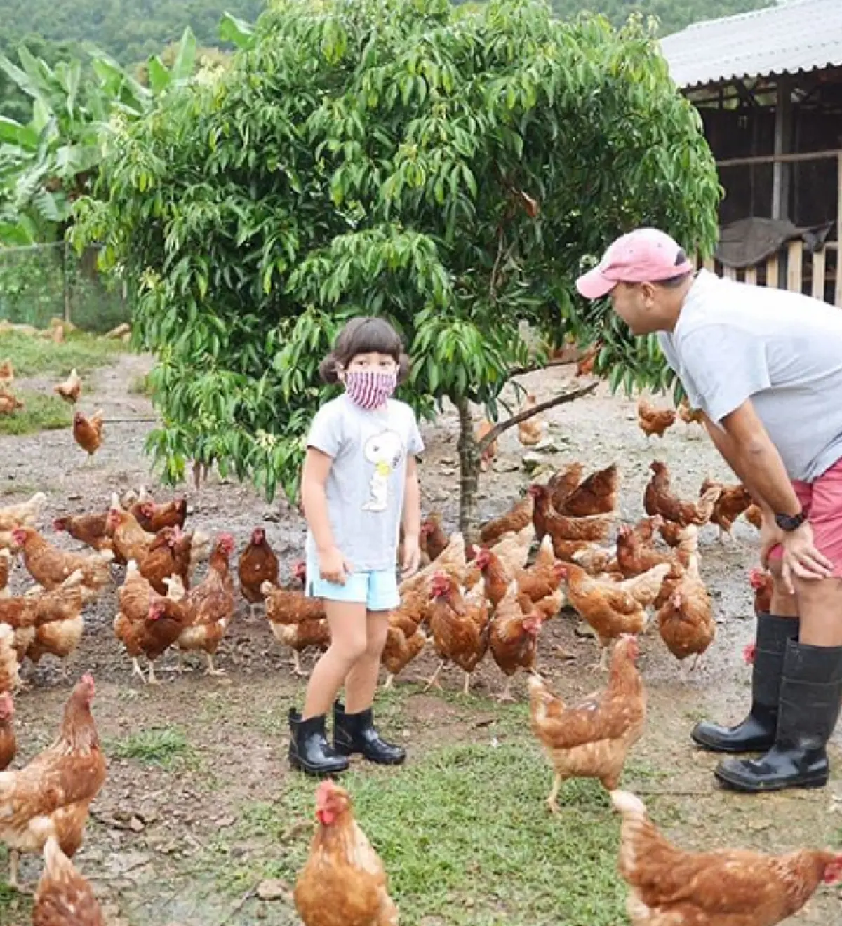 เปิดชีวิตชาวไร่ "แหม่ม คัทลียา" หอบลูก-สามี ทำเกษตรพอเพียงสร้างรายได้ส่งห้างดังหลากหลาย