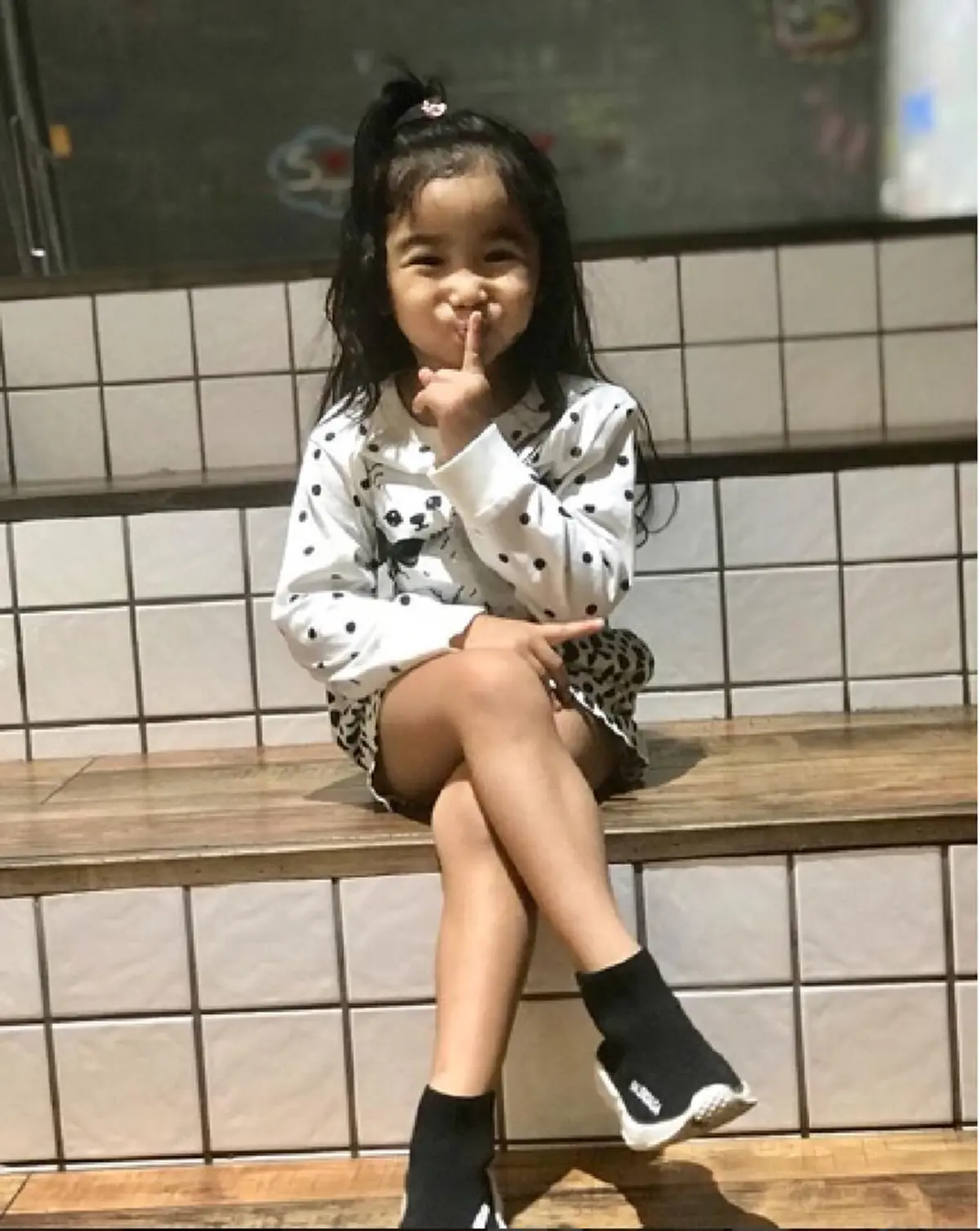 "น้องแตงไทย" ลูกพ่อแจ๊ส-แม่แจง สปีคอิงลิชโชว์ ตัวแค่เนี๊ยเก่งสุดๆยกนิ้วให้เลย!(คลิป)