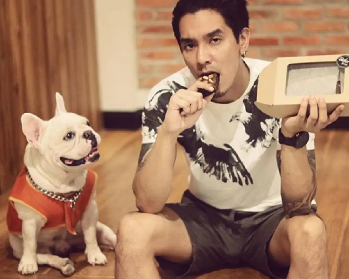 "ดีเจแมน" โพสต์เดือดรุ่นพี่รุมแกล้งน้องป.4 ซัดเดือดถ้าพ่อแม่เลี้ยงไม่ได้ เดี๋ยวบินไปสอนให้ "กุ๊บกิ๊บ" ร่วมเม้นต์