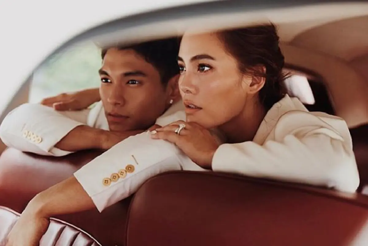 ปิดฉากเจ้าสาวผู้อาภัพ "มิกกี้ จูงมือ เจนี่" ฝ่ามรสุมชีวิต สู่วินาทีรักลงล็อก รู้จักเจ้าบ่าวหมาดๆ อายุไม่ใช่อุปสรรค