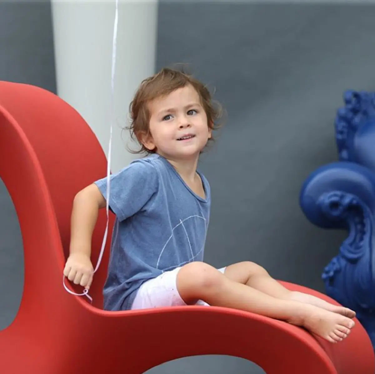 ฉายแววหล่อตั้งแต่เด็ก "น้องลูก้า" ลูกชาย "พอลล่า เทเลอร์" หล่อสะกดทุกสายตาแบบนี้ใครจะอดใจไหว