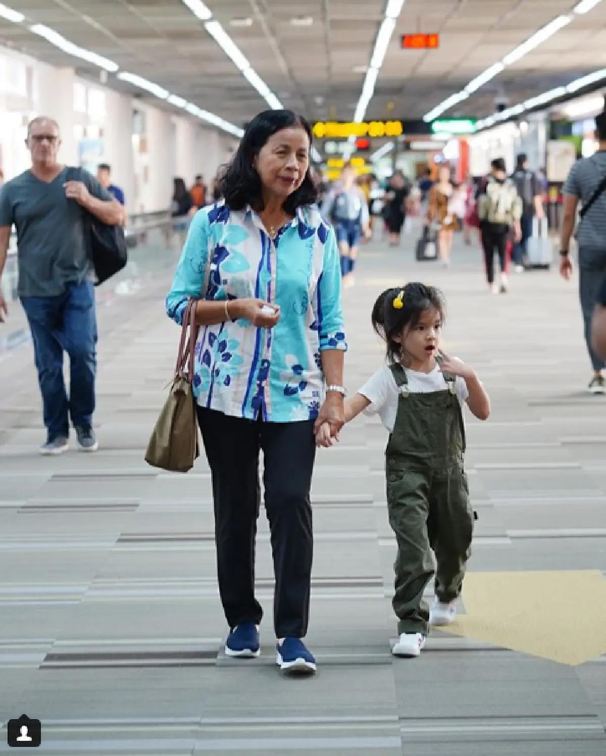 น้ำตาซึม! "น้องมะลิ" ฉลองวันเกิดครบ 5 ขวบ ไหว้ "พ่อปอ" หน้าเจดีย์เก็บกระดูก