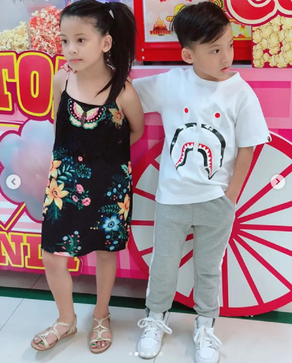 ติดดินสุดๆ! "นานา ไรบีนา" พาลูกแฝด "บีน่า - บรู๊คลิน" ขึ้นรถเมล์ไปเที่ยว ฝึกชีวิตคนเมืองกรุง
