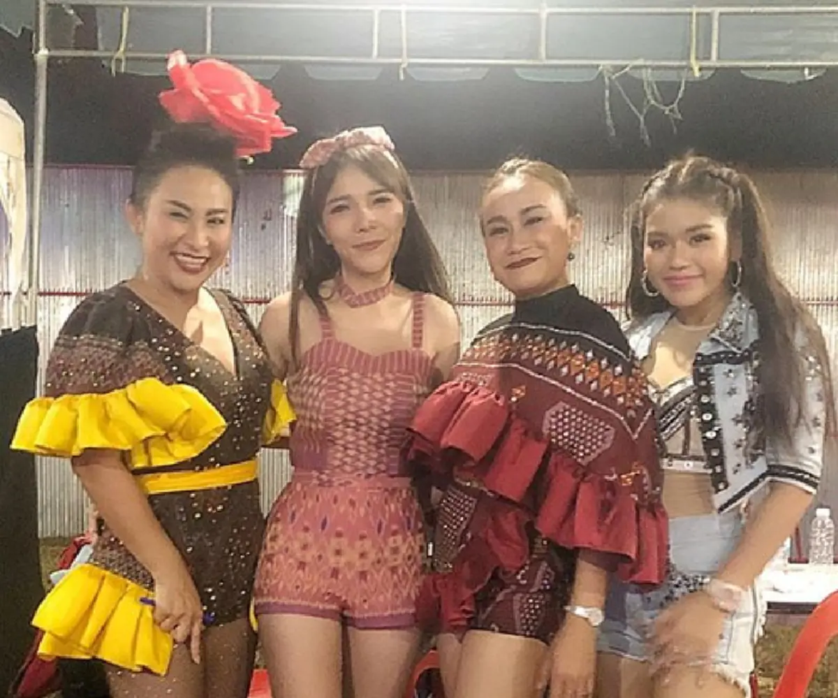 สวยแซ่บยกพริกมาทั้งสวน! "ลูลู่-ลาล่า" สลัดคราบตลกทิ้งจนหมดเปลือก เซ็กซี่จนต้องเหลียวหลังมอง