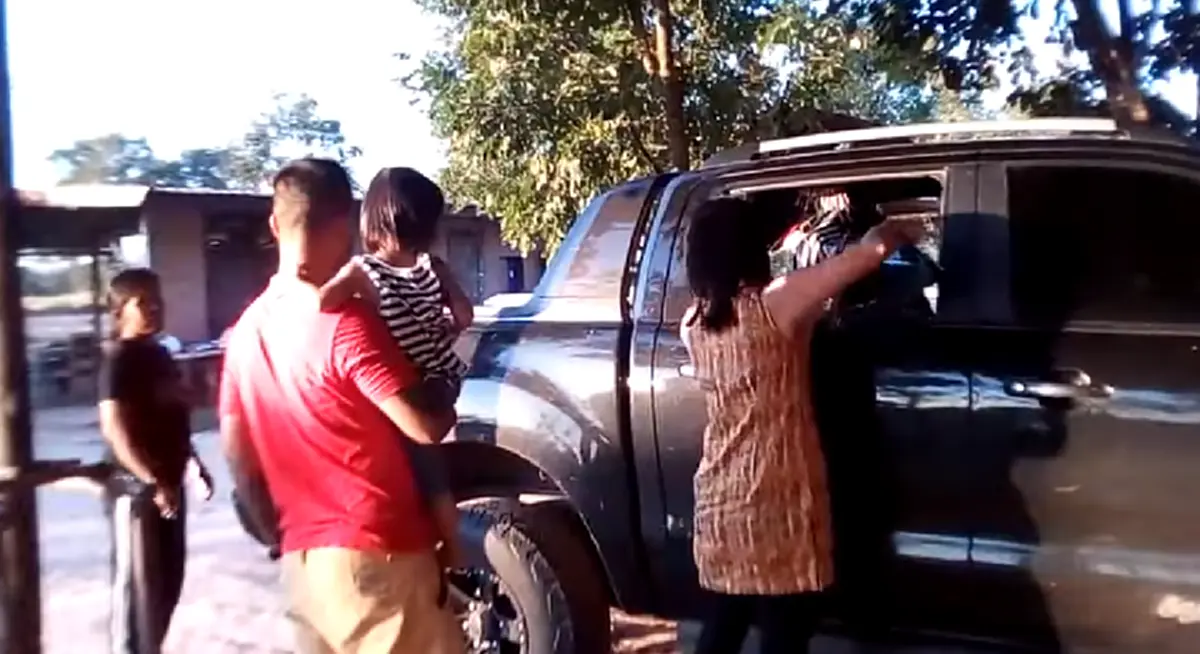 "จอนนี่ มือปราบ" รับบกพร่องดูแลไม่ดีเอง หลังลืมลูกไว้ในรถ จนต้องทุบกระจกเพื่อช่วยชีวิต (คลิป)