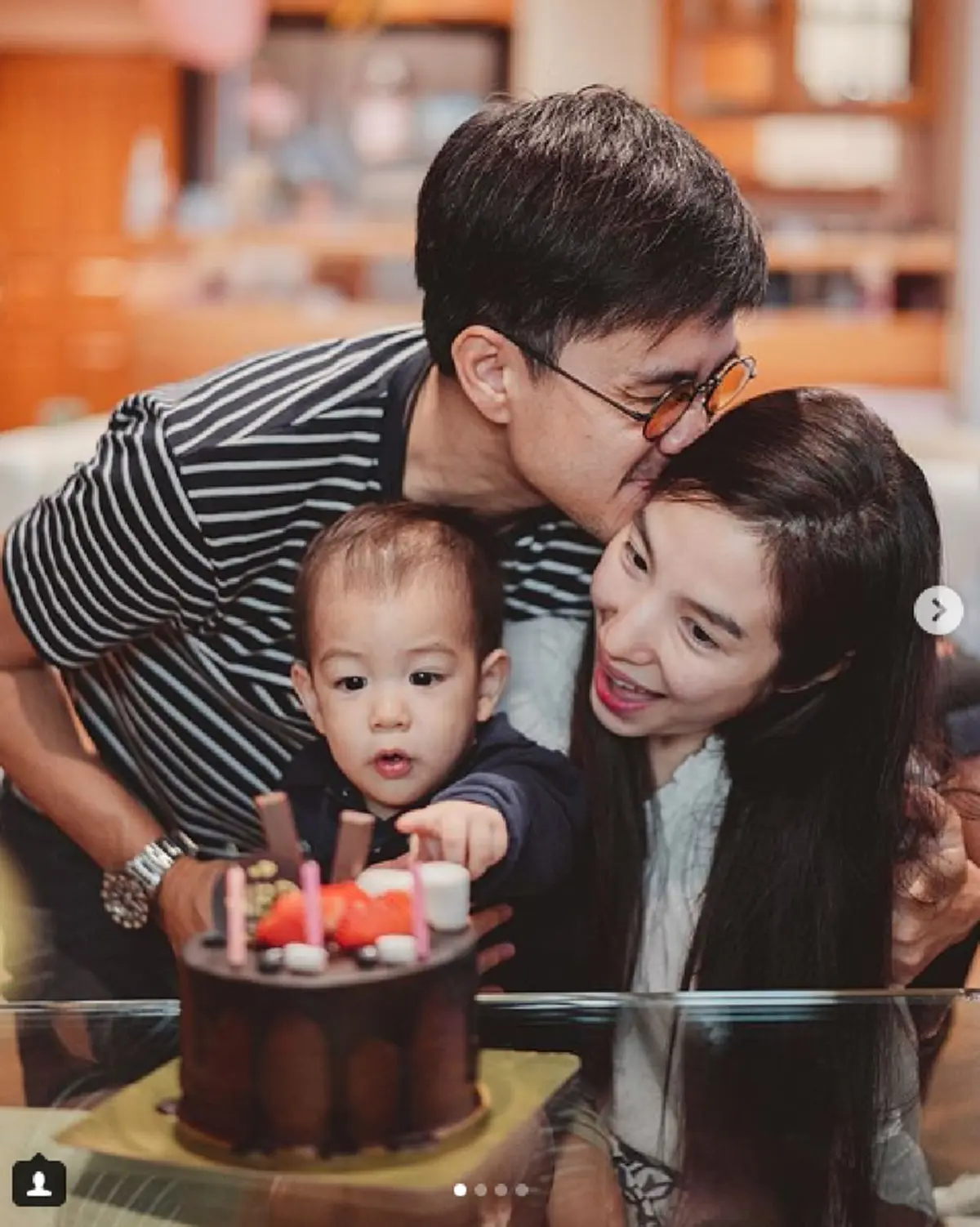 "เอ้ก บุษกร" ภรรยาคนสวยของ "กัปตัน ภูธเนศ" ขอพรวันเกิดอยากได้คนช่วยเป่าเค้กเพิ่มอีกคน