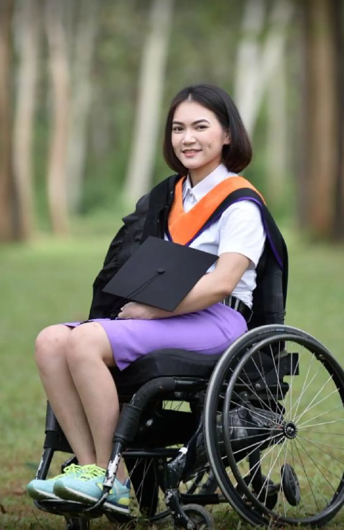 พยาบาลสาวนั่งวีลแชร์ เล่าเส้นทางชีวิตต้องสู้ สุดประทับใจ ได้รับโอกาสจาก \"สมเด็จพระเทพฯ \" เรียนต่อจนจบ