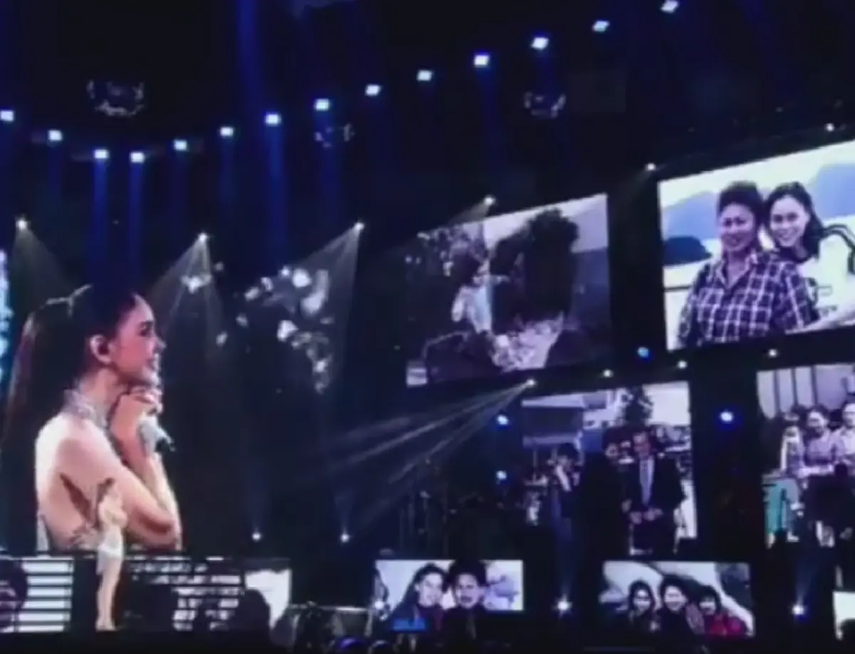 ย้อนชมคลิปสุดประทับใจ\"นัท มีเรีย\"ขึ้นร้องเพลงถึงคุณแม่ ก่อนจากไปอย่างสงบด้วยโรคกล้ามเนื้ออ่อนแรง(คลิป)