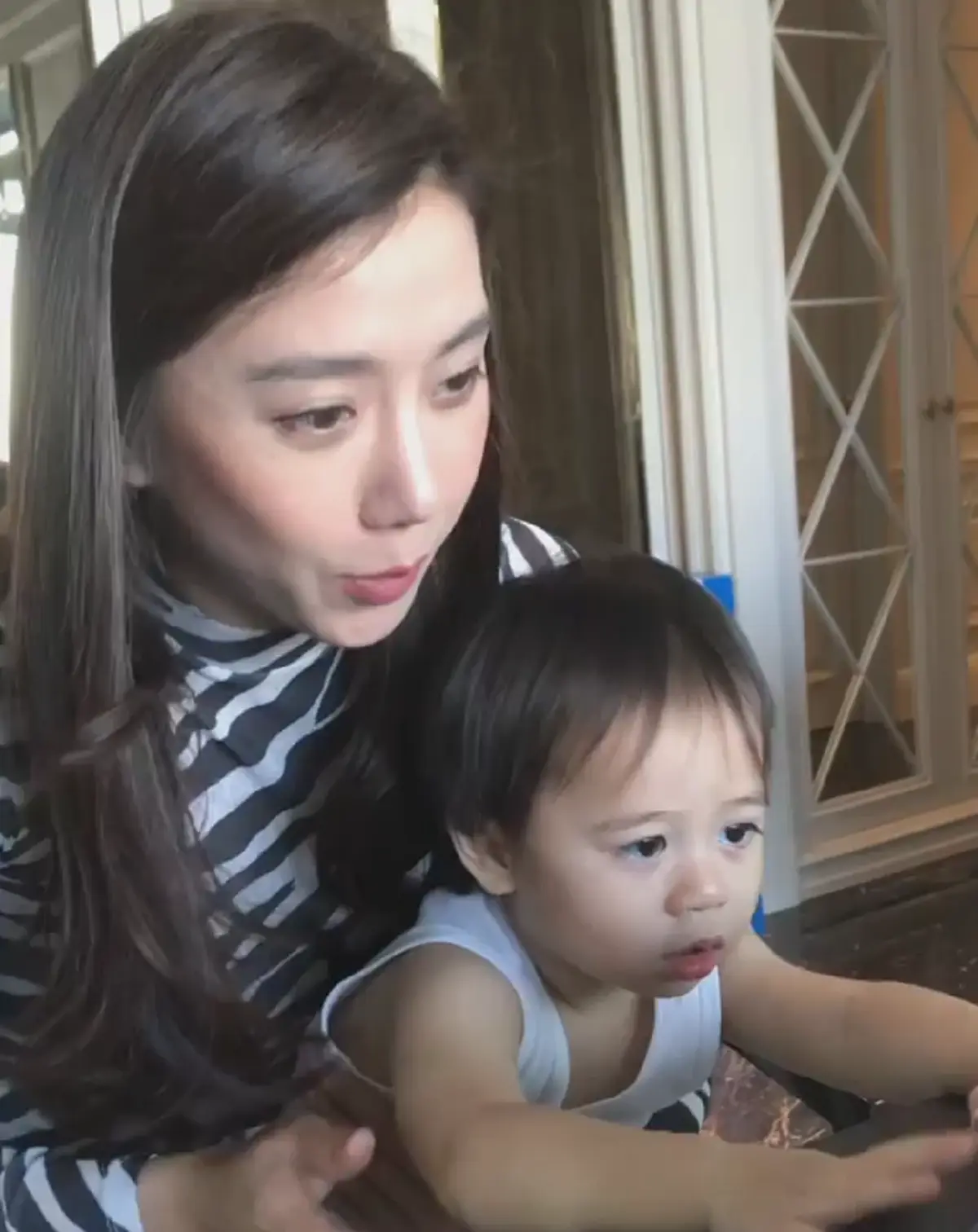 "น้าไอซ์" ใจละลาย เจอ"น้องสายฟ้า" สาดความสดใสใส่ จนยิ้มหวาน ช็อตเดียวทำหนุ่มๆทั่วประเทศต้องมนต์(คลิป)