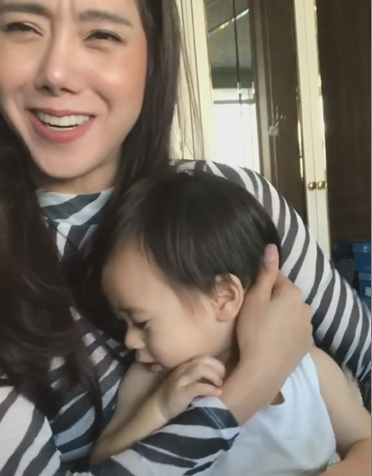 "น้าไอซ์" ใจละลาย เจอ"น้องสายฟ้า" สาดความสดใสใส่ จนยิ้มหวาน ช็อตเดียวทำหนุ่มๆทั่วประเทศต้องมนต์(คลิป)