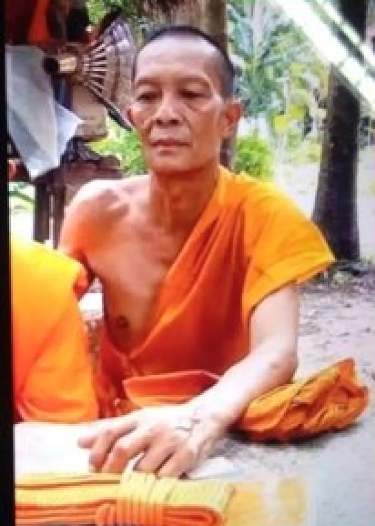 ทนายรณณรงค์ พร้อมมบุตรสาวพระเด็จ เข้ายื่นหนังสื่อ ผบ.ทบ. ช่วยส่งกำลังหาพ่อหลังหายไปนานกว่า 1 เดือน (คลิป)
