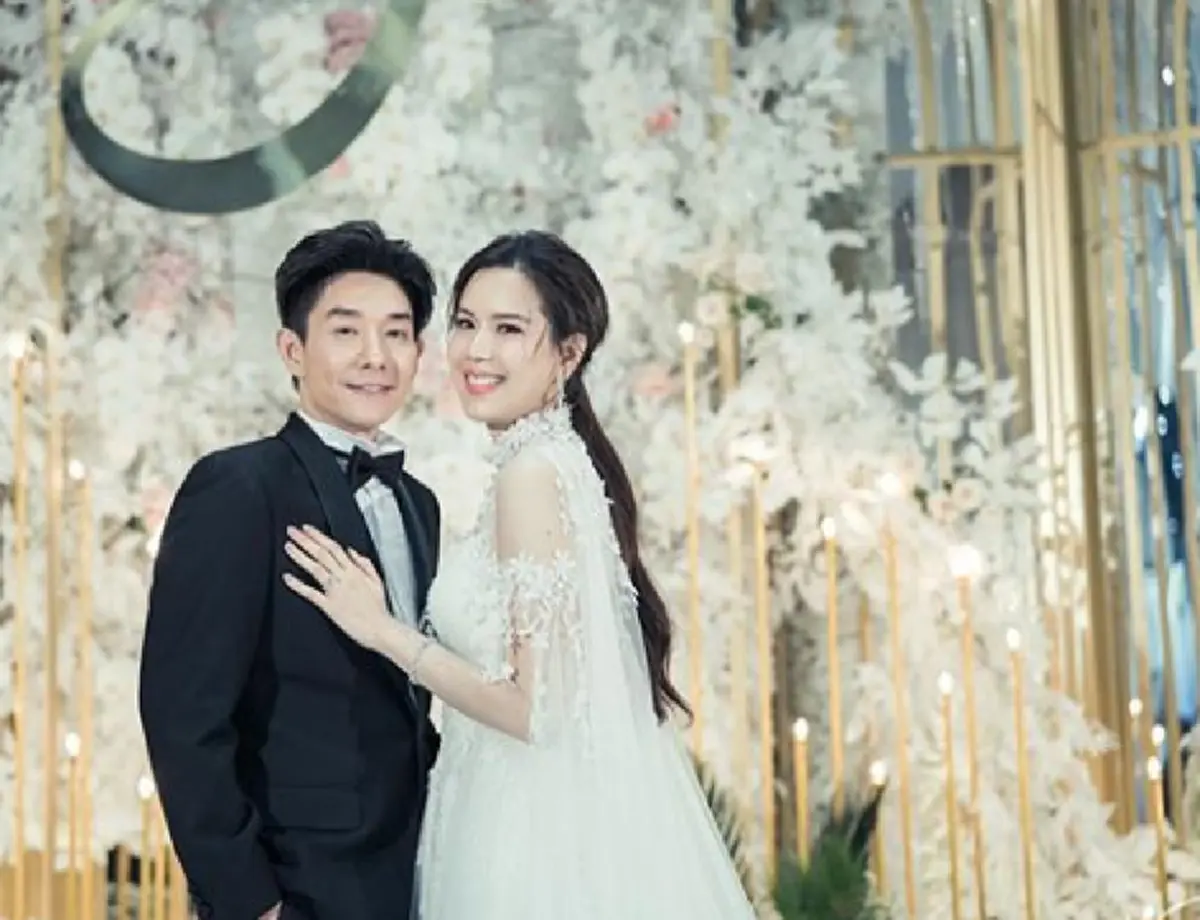 \"แอฟ ทักษอร\" สวยสะกดสายตา งานแต่ง \"บอย -  เจี๊ยบ\" ชาวเน็ตเห็นต่างกดถูกใจ(คลิป)