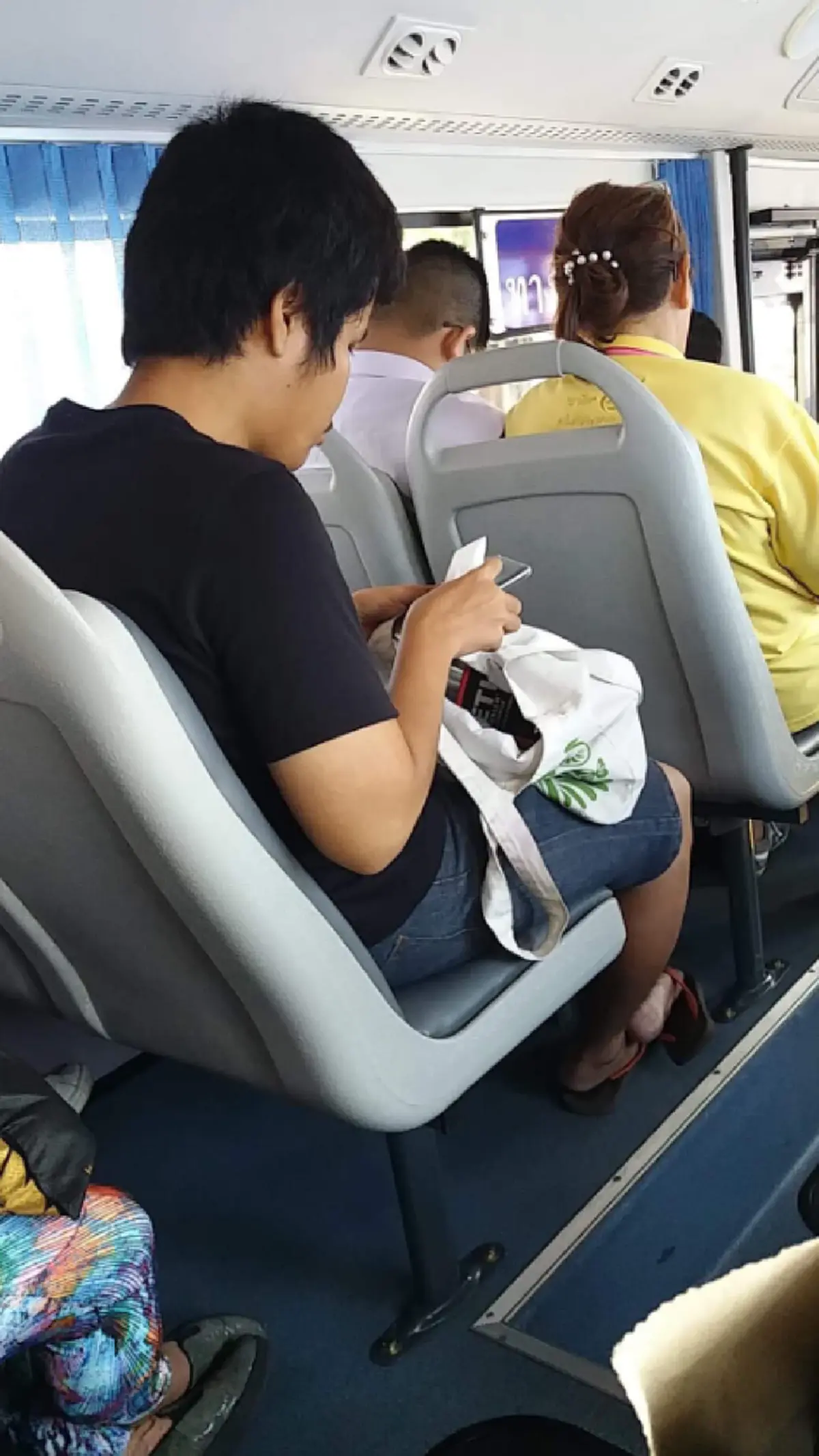 เตือน ระวังโรคจิต ตามป้ายรถเมล์