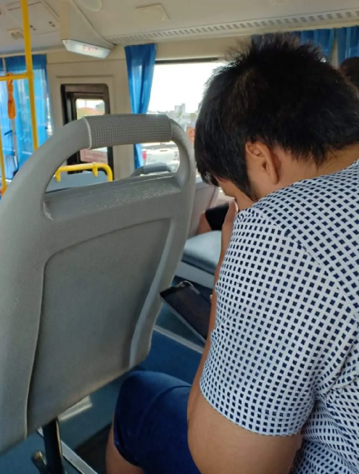 สาวเจอชายทำพฤติกรรมแปลกๆ เดินตาม มายืนใกล้ๆ แถมยื่นหน้ามาดม