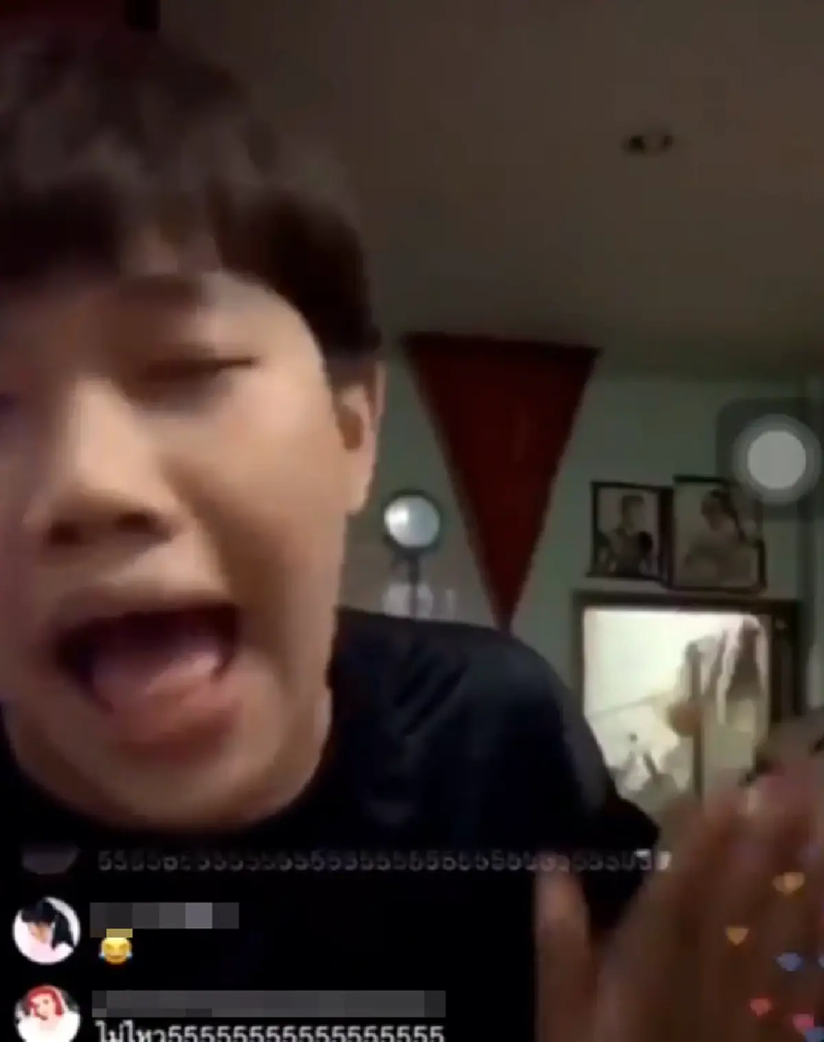 \"อิ๋ม\" เน็ตไอดอลดังไลฟ์สดเล่าเรื่องสุดฮา หลังแม่ให้สะกดคำว่า \"หวาน\"(คลิป)
