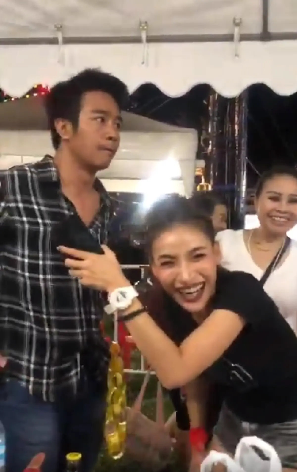 ก้อง ห้วยไร่ ไม่ทนขอระบายความในใจลูกผู้ชาย หลังถูกเชิญมาร่วมคอนเสิร์ตกับเบิ้ล ปทุมราช(คลิป)