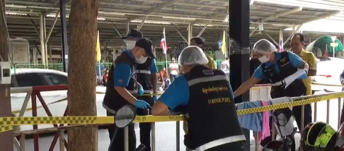 คลิปวินาที ชายไม่ทราบที่มา  ก่อนดับอยู่ลานจอดรถข้างสถานีรถไฟหัวลำโพง(คลิป)