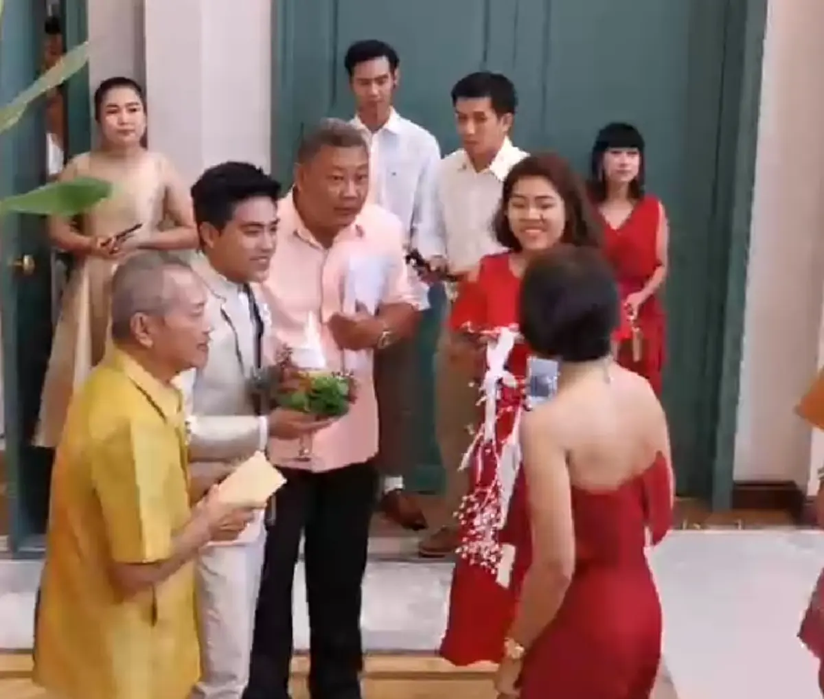 วุฒิ ยกขันหมากแต่ง สายป่าน ชื่นมื่น พ่อรองร่วมเป็นเถ้าแก่