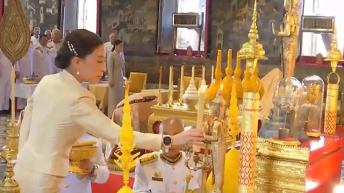 เจ้าฟ้าพัชรกิติยาภา เสด็จพร้อมด้วยเจ้าฟ้าสิริวัณณวรี ทรงบำเพ็ญพระราชกุศล เนื่องในวันอาสาฬหบูชา