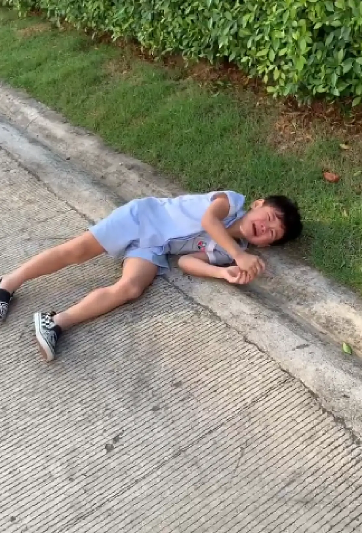 กาย รัชชานนท์ จัดบทลงโทษให้น้องคิริน จำ หลังแสดงพฤติกรรมไม่เหมาะสมออกมา