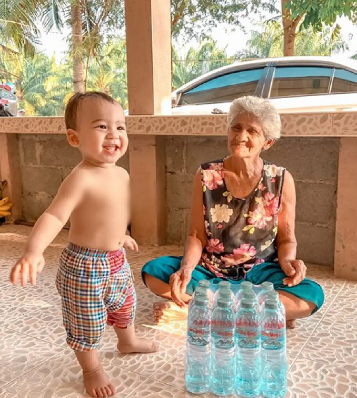 หนูเล็กพาน้องวิน กลับบ้านสงขลาหาคุณยาย สัมผัสธรรมชาติอยู่แบบติดดิน