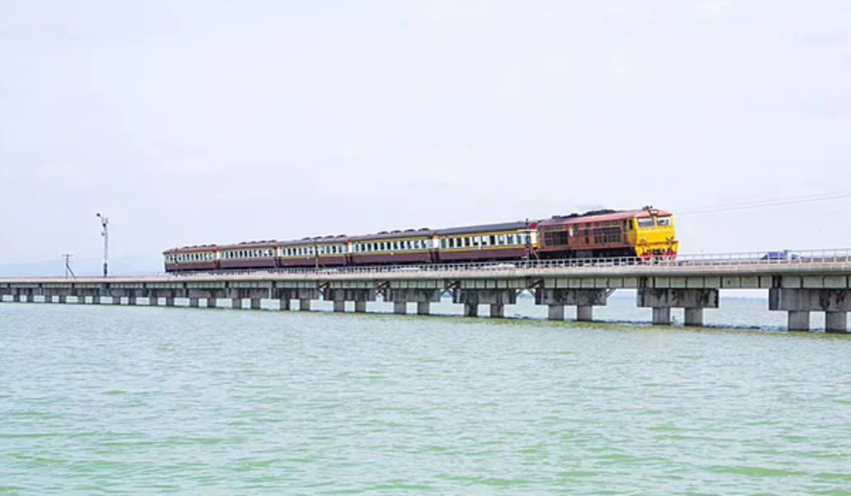 ครั้งหนึ่งในชีวิตที่ต้องไป!!! เปิดจองตั๋วขบวนพิเศษ "รถไฟลอยน้ำ" นำเที่ยวบนเขื่อนของพ่อ ณ เขื่อนป่าสักชลสิทธิ์ กิจกรรมดีๆที่ทุกคนห้ามพลาด
