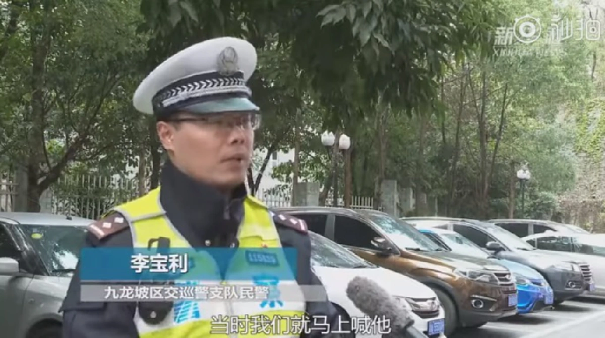 ตร.สลดใจ หลังรู้ความจริง เมื่อผู้เป็นพ่อต้องแบกลูกป่วยโปลิโอ หางานเลี้ยงชีพมา 29 ปี