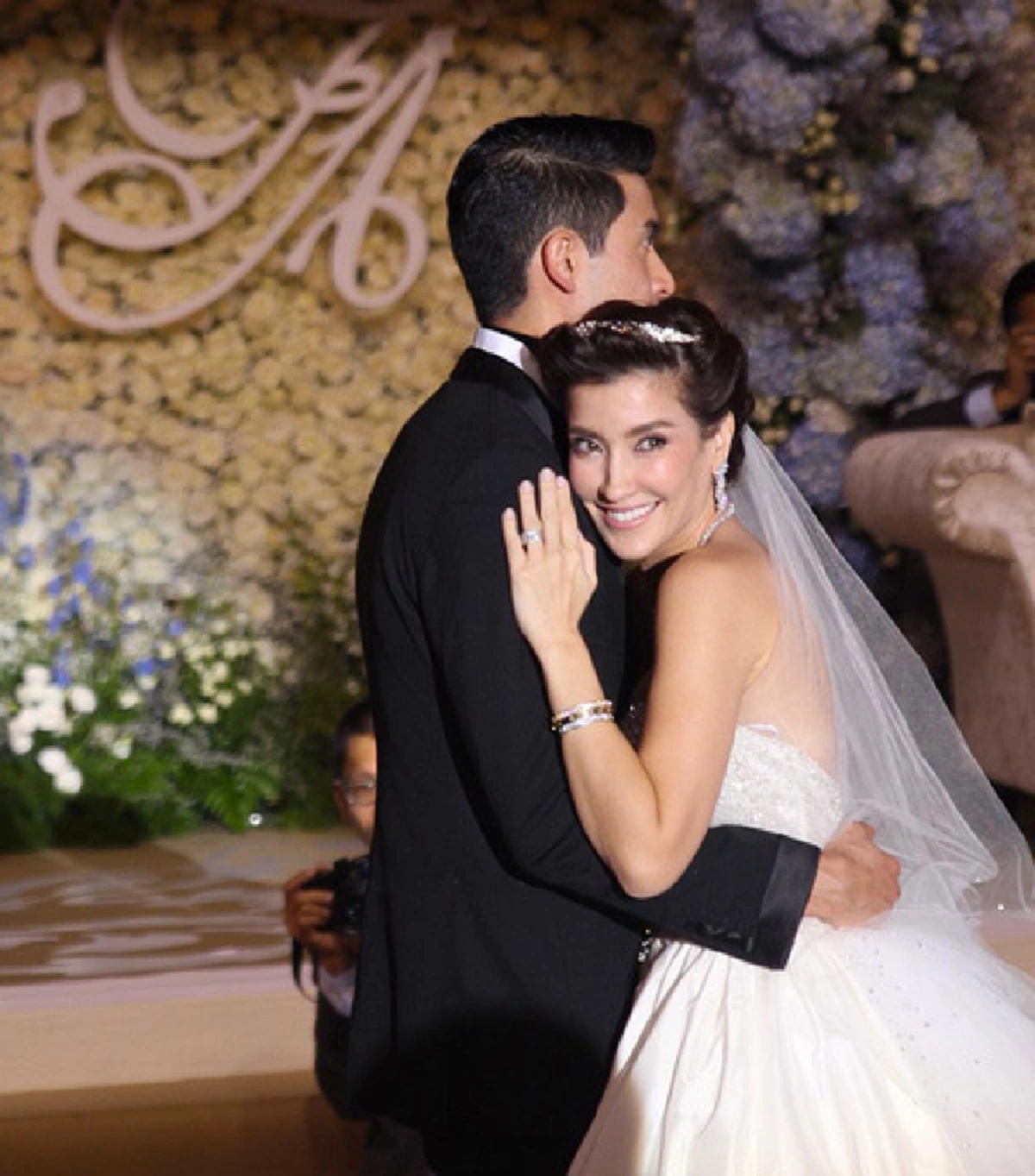 #ยิ่งกว่าละครหลังข่าว!! "แองจี้ เฮสติ้งส์" กับภาพชีวิต "หลังแต่งงาน" ได้สามีเศรษฐี น้ำมันชาวคูเวต นี่มันเจ้าหญิงในนิยายชัดๆ !! (ชมภาพ)