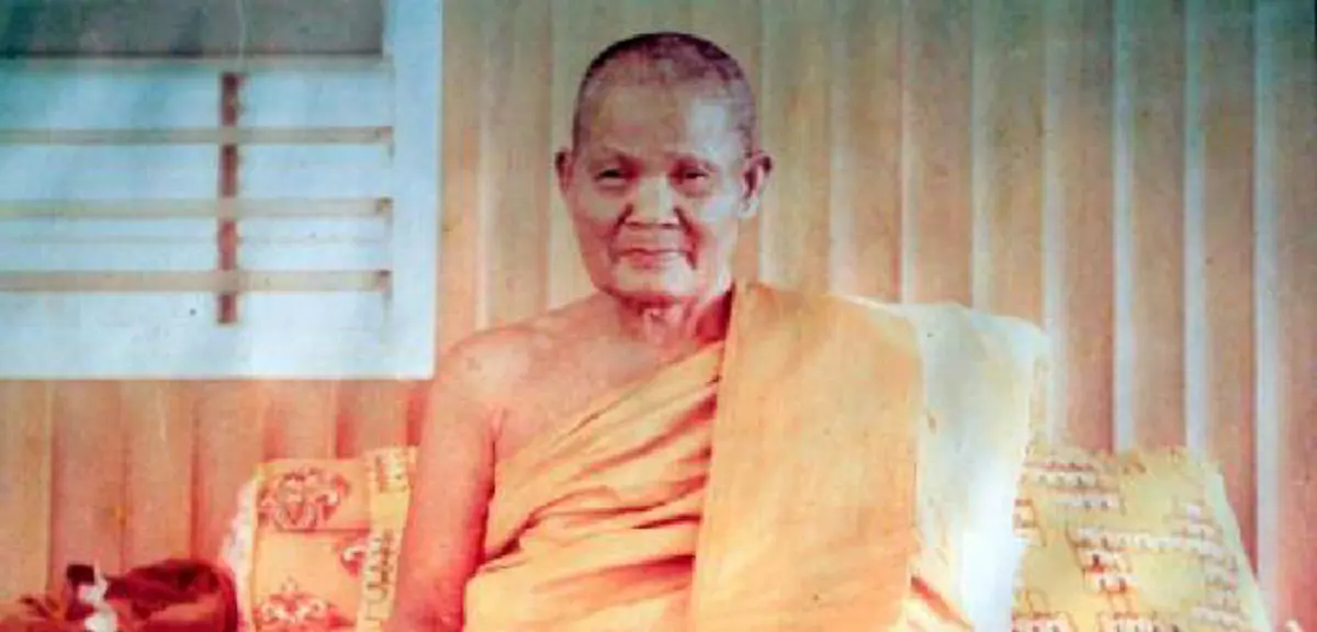 นาทีชีวิต!! หลวงปู่ชอบเจอ "เสือปริศนา" โผล่มาประจันหน้าในระยะเผาขน ... มารู้จากหลวงปู่มั่นว่า ที่แท้เสือตัวนั้นคือ...?!!