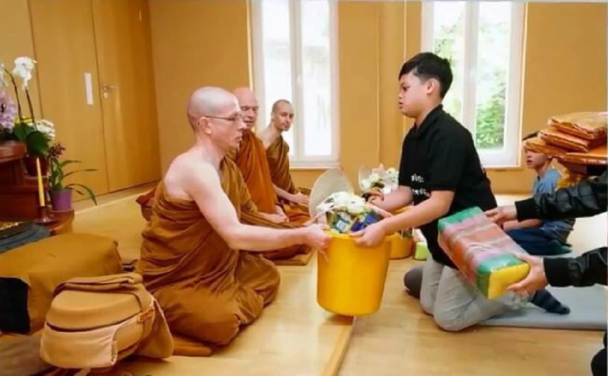 ปีติยิ่งขวัญกำลังใจ!! "พระองค์เจ้าทีปังกรฯ" ทรงปฏิบัติธรรมและร่วมจิตอาสาบำเพ็ญประโยชน์ ถวายเป็นพระราชกุศลเสด็จปู่ รัชกาลที่ 9