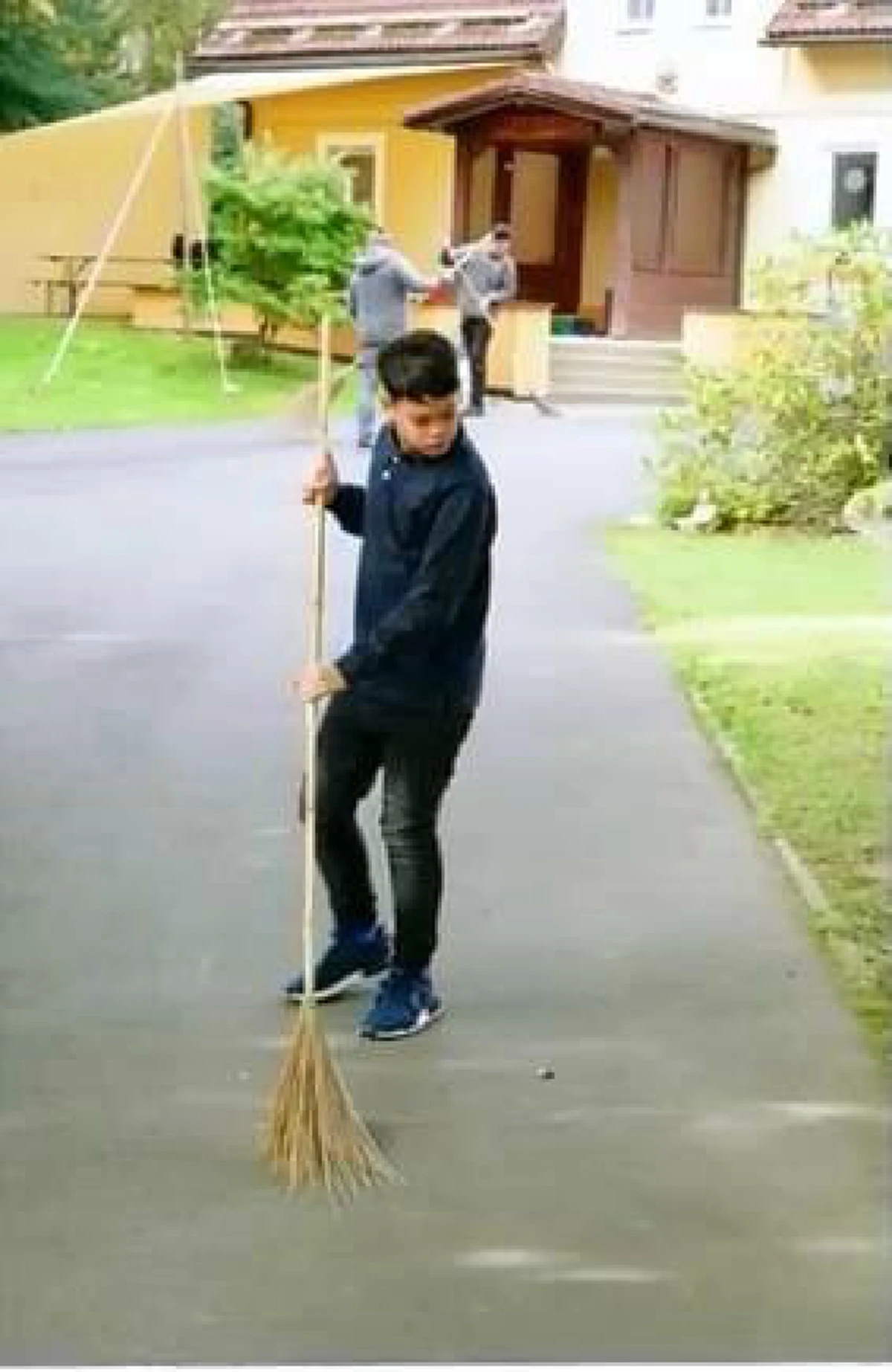 ปีติยิ่งขวัญกำลังใจ!! "พระองค์เจ้าทีปังกรฯ" ทรงปฏิบัติธรรมและร่วมจิตอาสาบำเพ็ญประโยชน์ ถวายเป็นพระราชกุศลเสด็จปู่ รัชกาลที่ 9