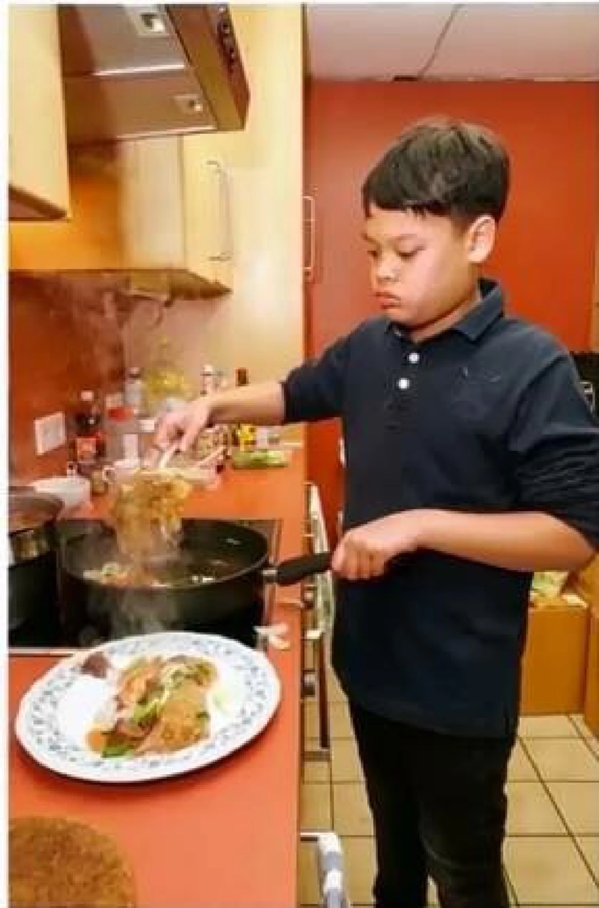 ปีติยิ่งขวัญกำลังใจ!! "พระองค์เจ้าทีปังกรฯ" ทรงปฏิบัติธรรมและร่วมจิตอาสาบำเพ็ญประโยชน์ ถวายเป็นพระราชกุศลเสด็จปู่ รัชกาลที่ 9