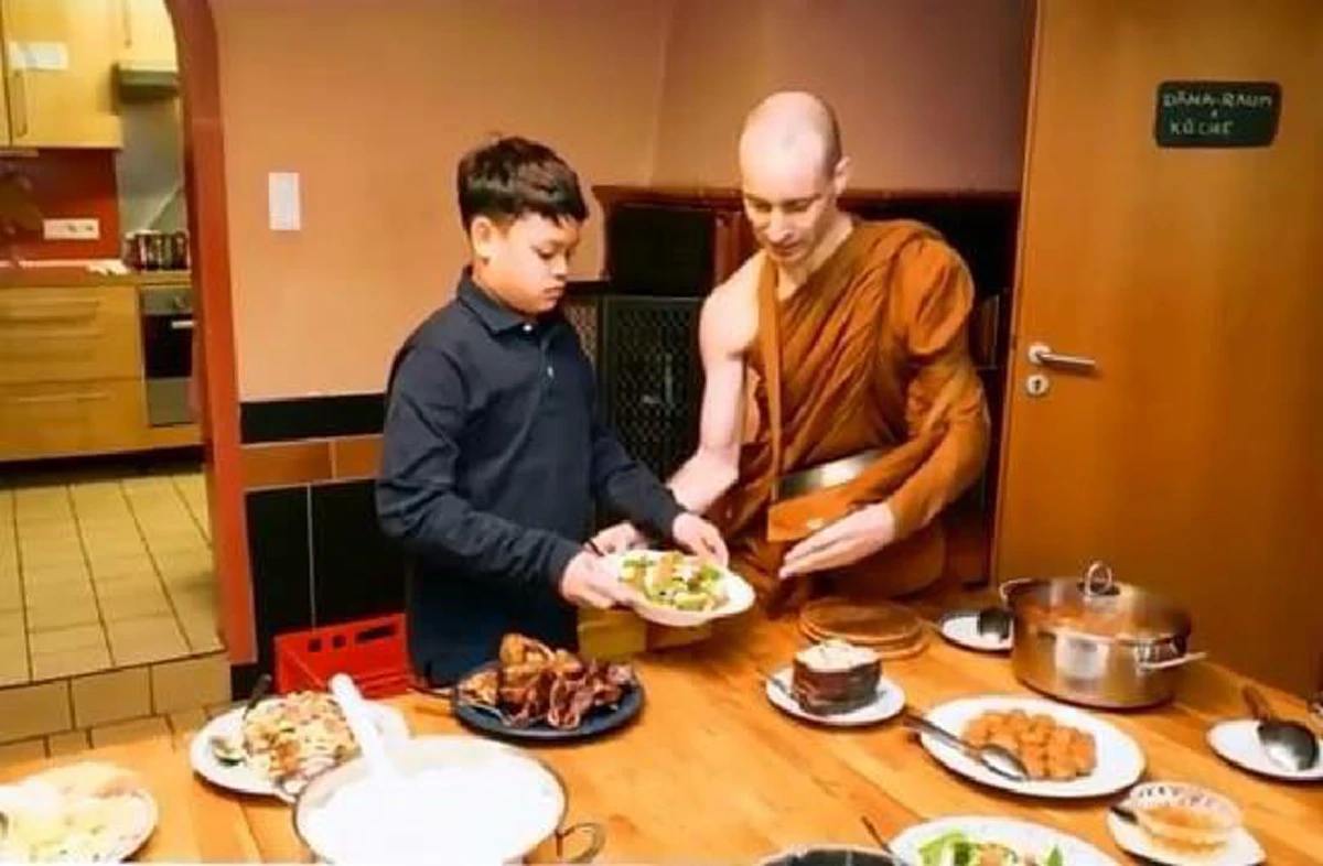 ปีติยิ่งขวัญกำลังใจ!! "พระองค์เจ้าทีปังกรฯ" ทรงปฏิบัติธรรมและร่วมจิตอาสาบำเพ็ญประโยชน์ ถวายเป็นพระราชกุศลเสด็จปู่ รัชกาลที่ 9