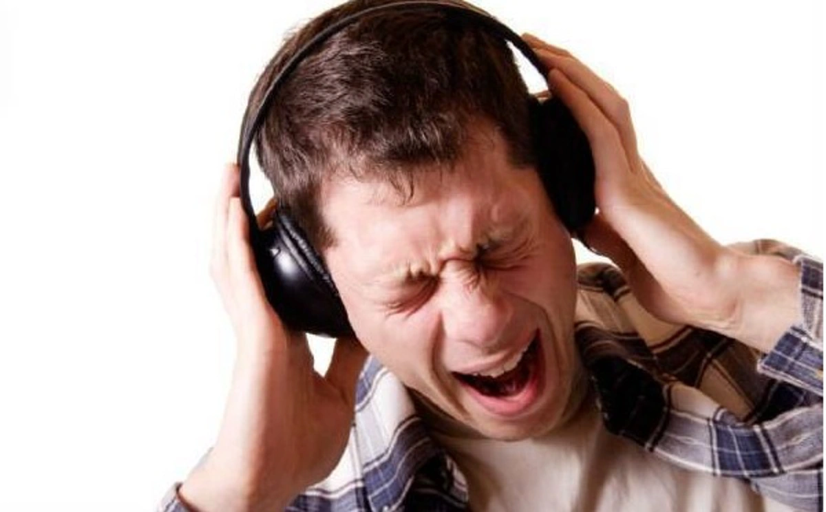 ใครติดมันรีบเอาออกด่วน!!!  "หูฟัง" ภัยเงียบที่ทุกคนมองข้าม ใช้บ่อยอาจเป็นอันตรายถึงชีวิตได้