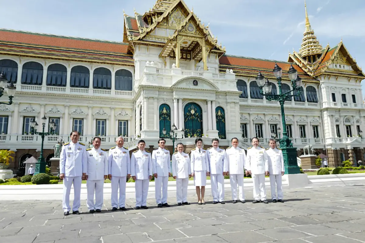 ทวนทุกกระแสขัดแย้ง!! "เพื่อไทย"แถลงการณ์ยังเหนียวแน่น  จัดใหญ่ชู "ยิ่งลักษณ์" บุคลากรทรงคุณค่า มั่นใจสักวันจะชี้แจง..ทำไมหนีคดีรับจำนำข้าว??