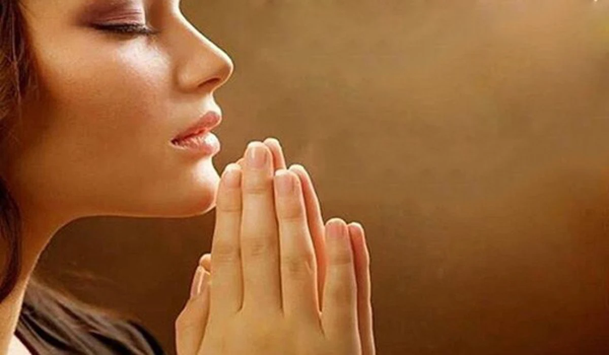 ก่อนนอน..อย่าลืมสร้างกุศล!! บทสวด “พระคาถาชินบัญชร” สวดทุกวัน วันละ ๙ จบ ช่วย“ลดกรรม” ทำให้ "รวย" ยิ่งสวดยิ่งดี เห็นผลทันตา !! (รายละเอียด)