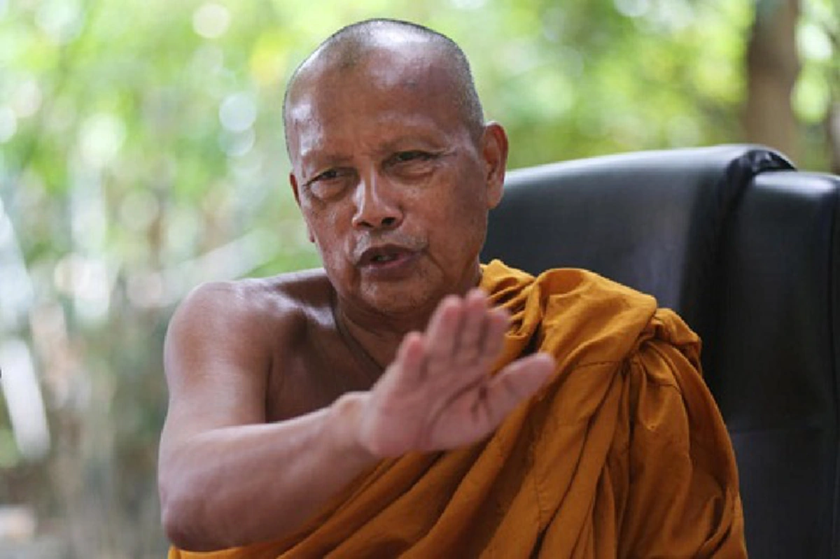 ระดมพลังพระแท้!! แปดพระปฏิบัติดีปฏิบัติชอบชี้ "ผิดชอบชั่วดี" กรณีธรรมกาย ... จัดหนักจัดเต็มขนาดนี้ "หิริโอตตัปปะ" น่ะมีมั้ย?!!