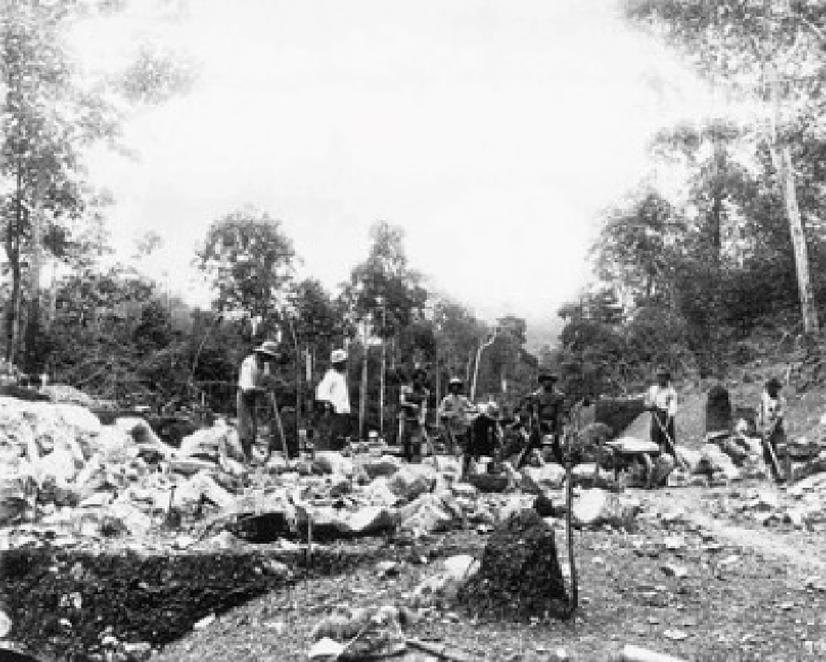 เปิดตำนานผาเสด็จ!!! ด้วยพระบารมีพระพุทธเจ้าหลวง ดับ อาถรรพ์ดงพญาไฟ แม้แต่เทวดาผีป่านางไม้ยังต้องสยบ ไปหาที่อยู่ใหม่ !!!