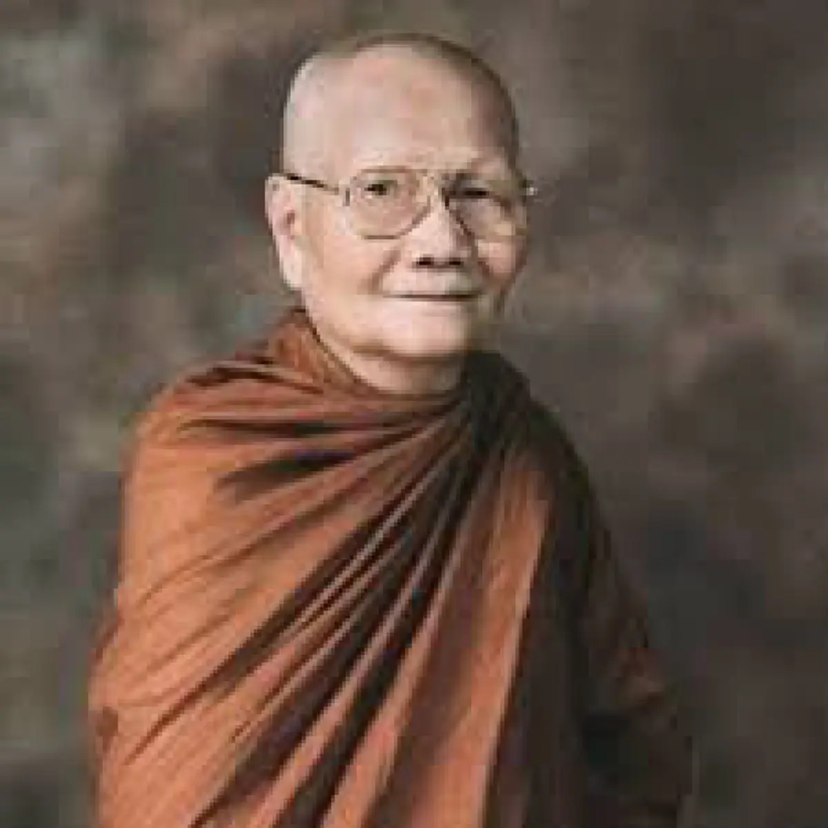 ปีใหม่นี้เดินทางปลอดภัย! พระคาถาขับรถ แคล้วคลาดปลอดภัย ฉบับหลวงพ่อจรัญ ฐิตธัมโม วัดอัมพวัน จ. สิงห์บุรี