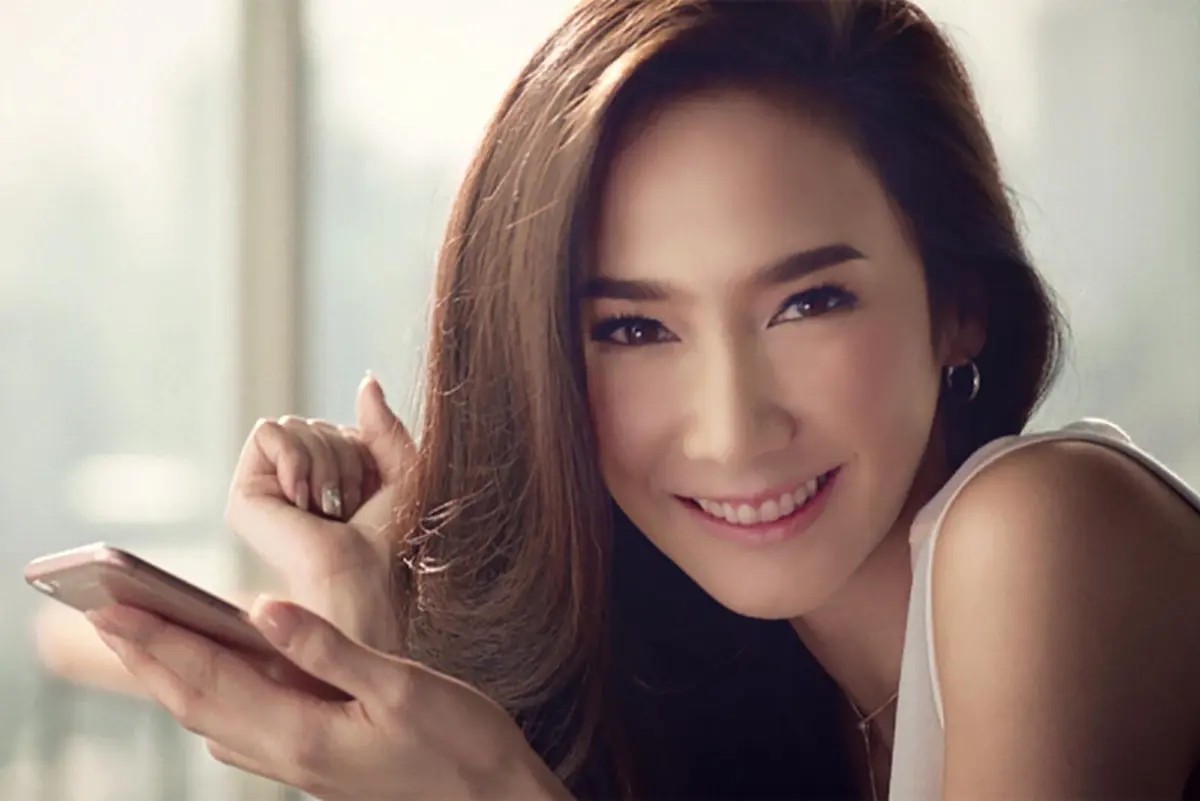 #คลิปเดียวแห่ดูเป็นล้าน!! "อั้ม พัชราภา" โดนเพื่อนสาวหลอก แต่ครั้งนี้เต็มใจให้หลอก พร้อมยิ้มอ่อนเบาๆ เพราะรักหนู !! (ชมคลิป)